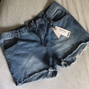 Boohoo Mid Blue Wash Denim Hotpants